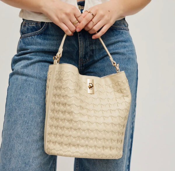 FullSizeRender_aac001ad-32ce-4403-af96-34cff3dbab7f.jpg Maverick Bucket Bag